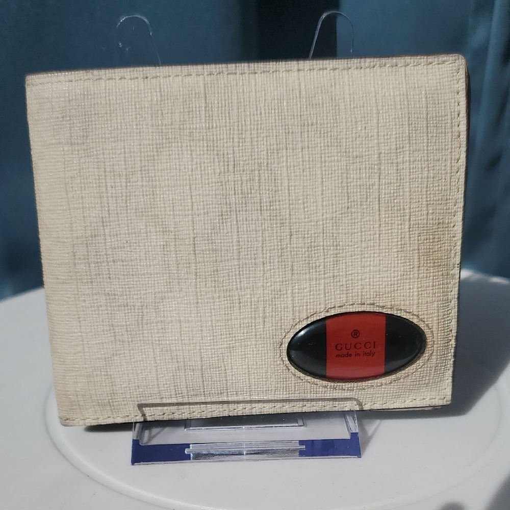 Gucci Cream Textured Bi-Fold Wallet